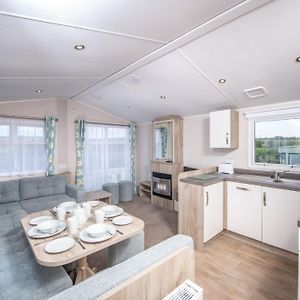 Gold Three-Bedroom Caravan